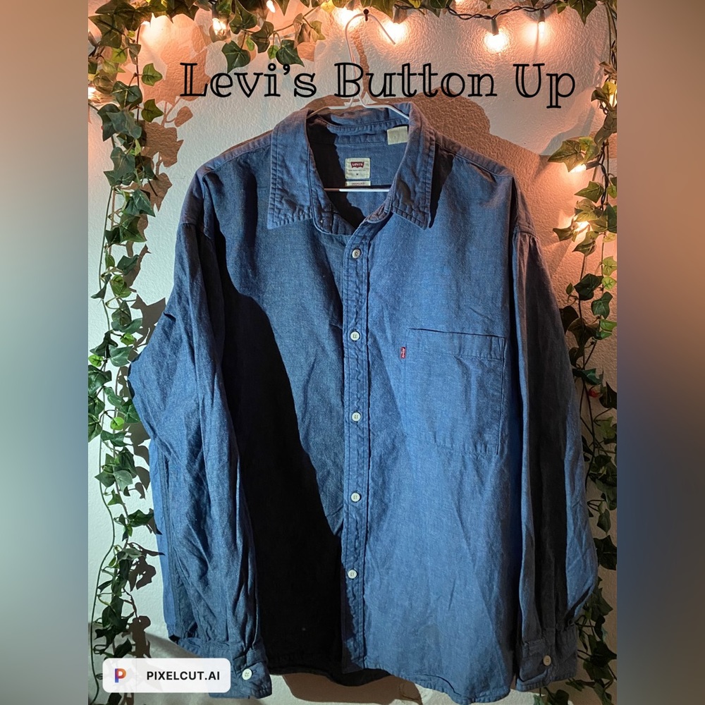 Large Levi’s Button Up